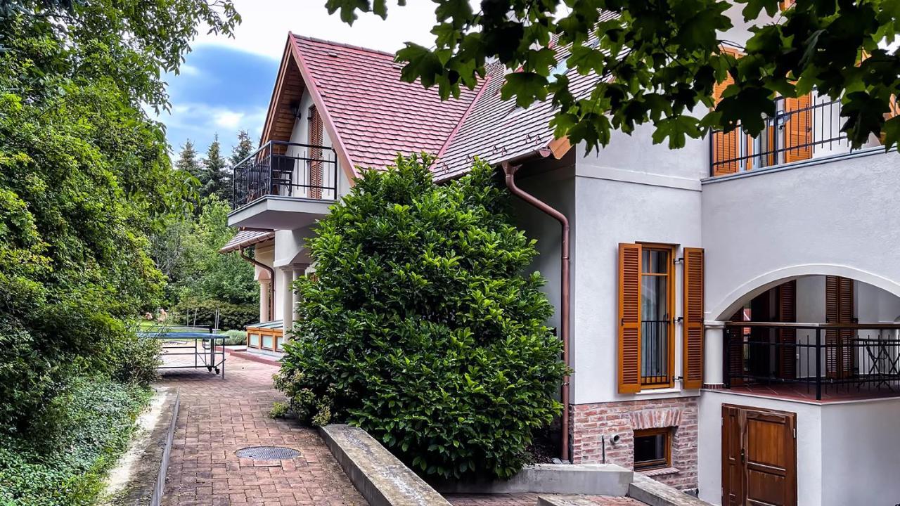 Ozkut Apartmanhaz Olmod Ngoại thất bức ảnh