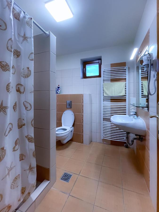 Ozkut Apartmanhaz Olmod Ngoại thất bức ảnh