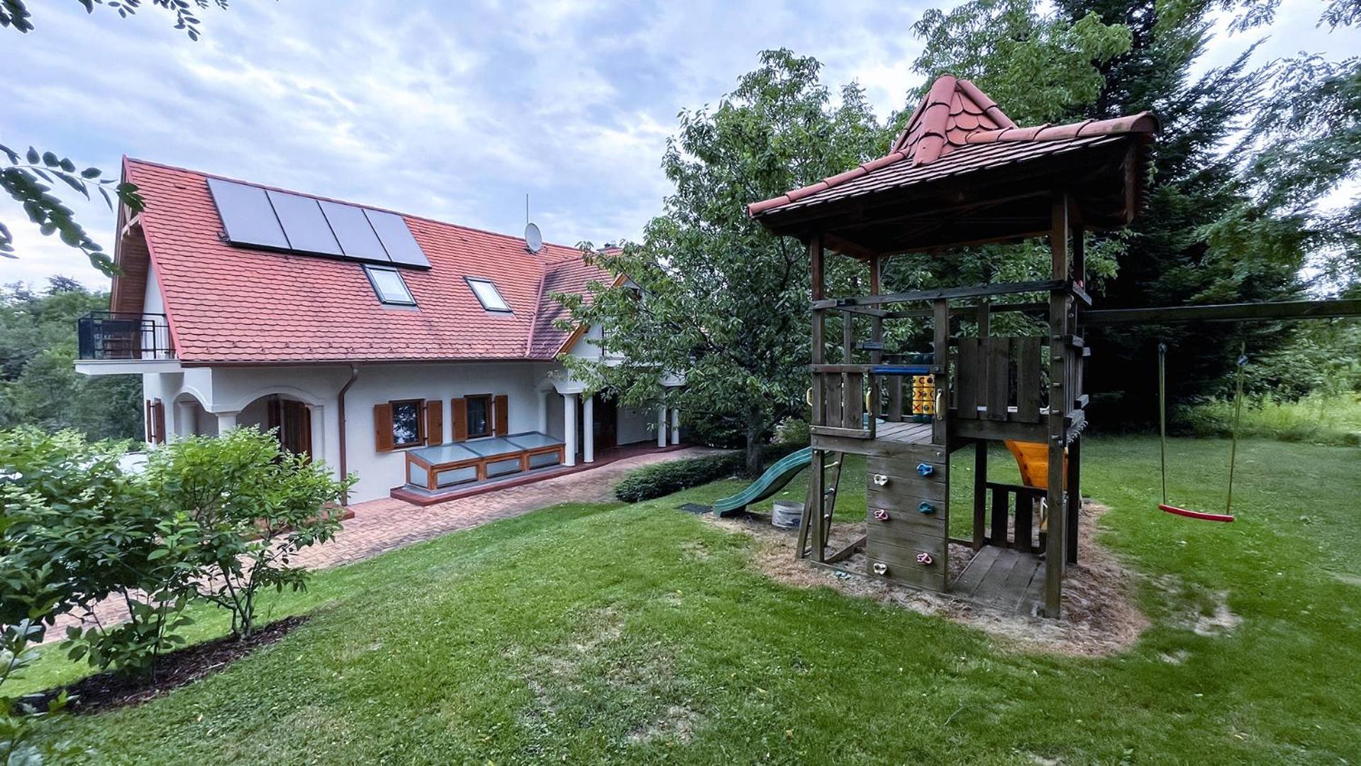Ozkut Apartmanhaz Olmod Ngoại thất bức ảnh